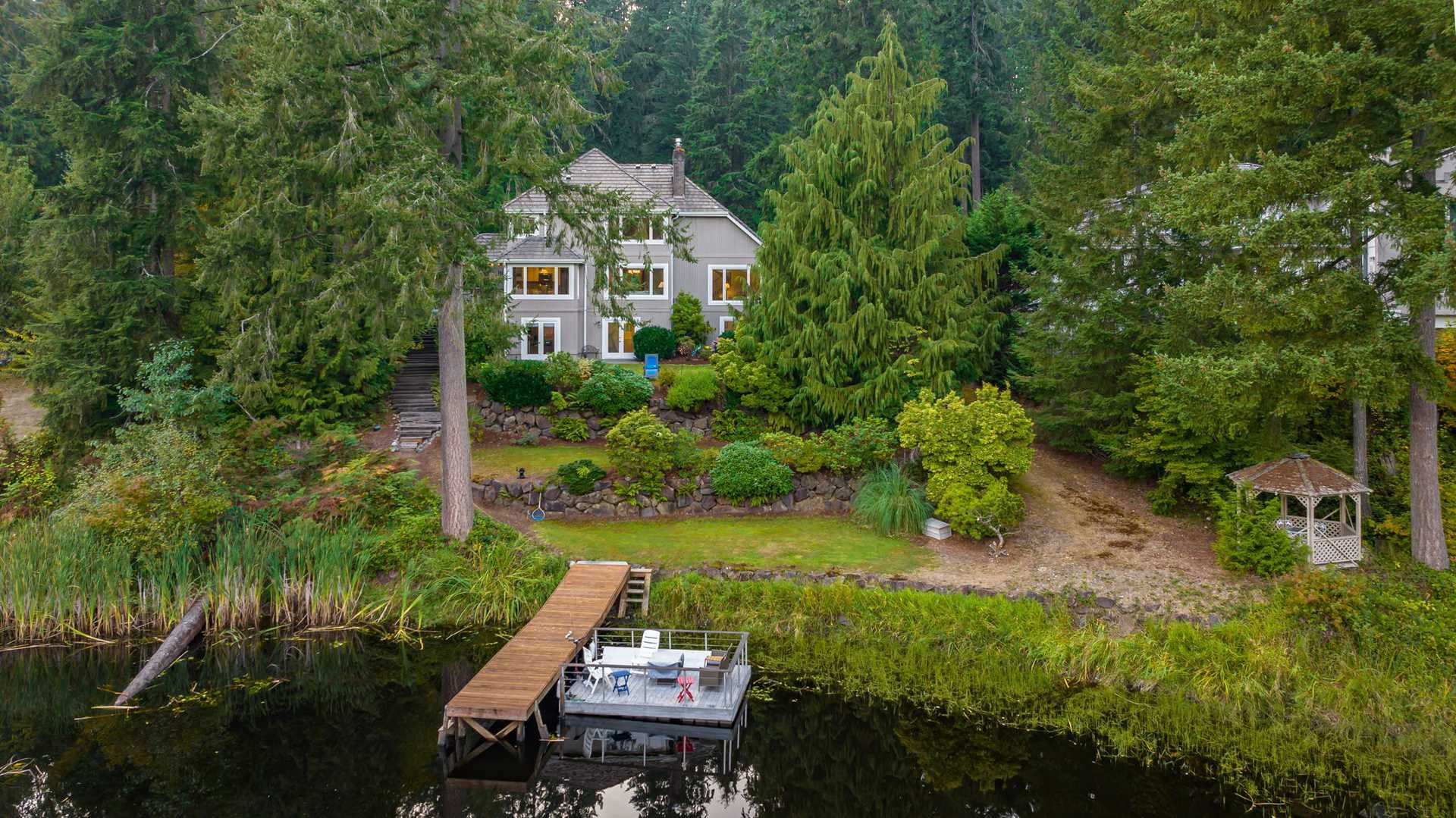 жилой дом в Echo Lake, Washington 11002778