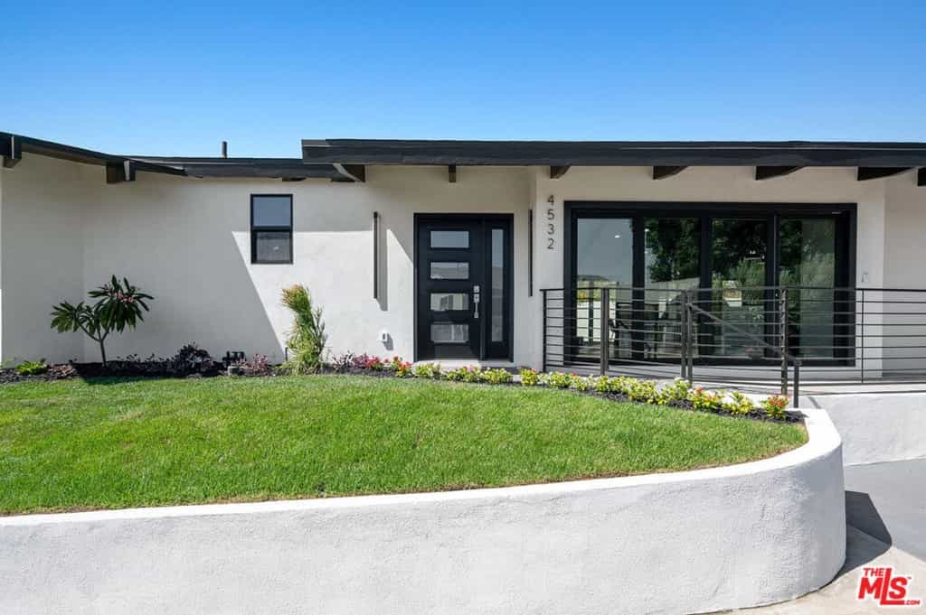Condominium in Los Angeles, California 11002844