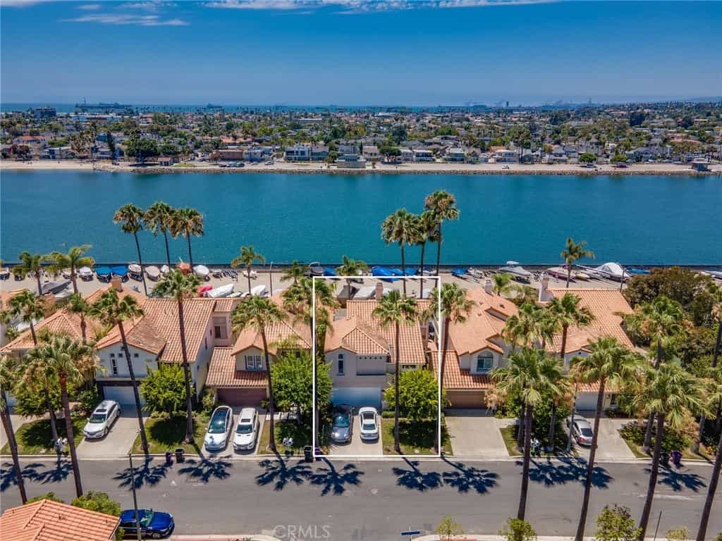 Condominium in Long Beach, California 11002884