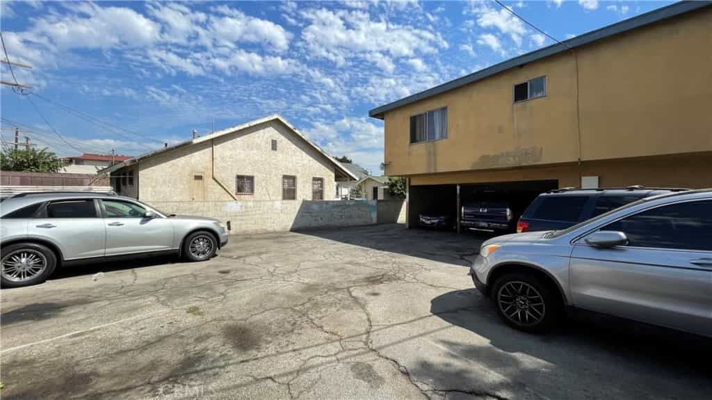 Квартира в Los Angeles, California 11003088