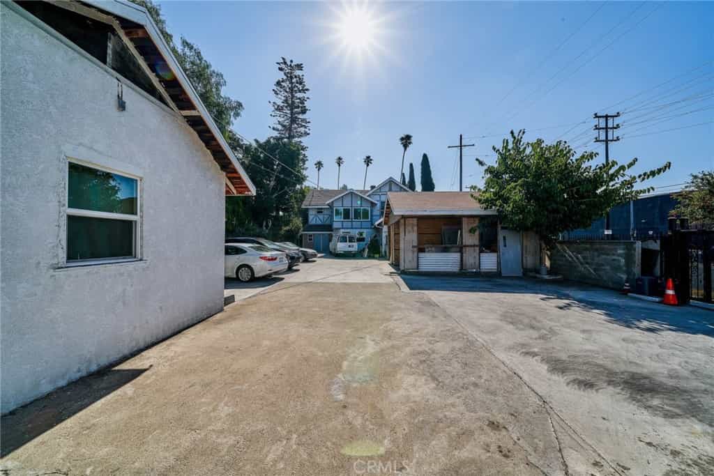 House in Los Angeles, California 11003228