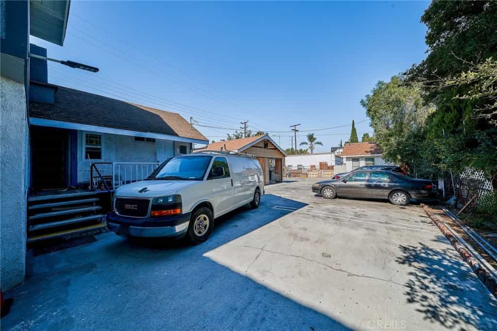 House in Los Angeles, California 11003228