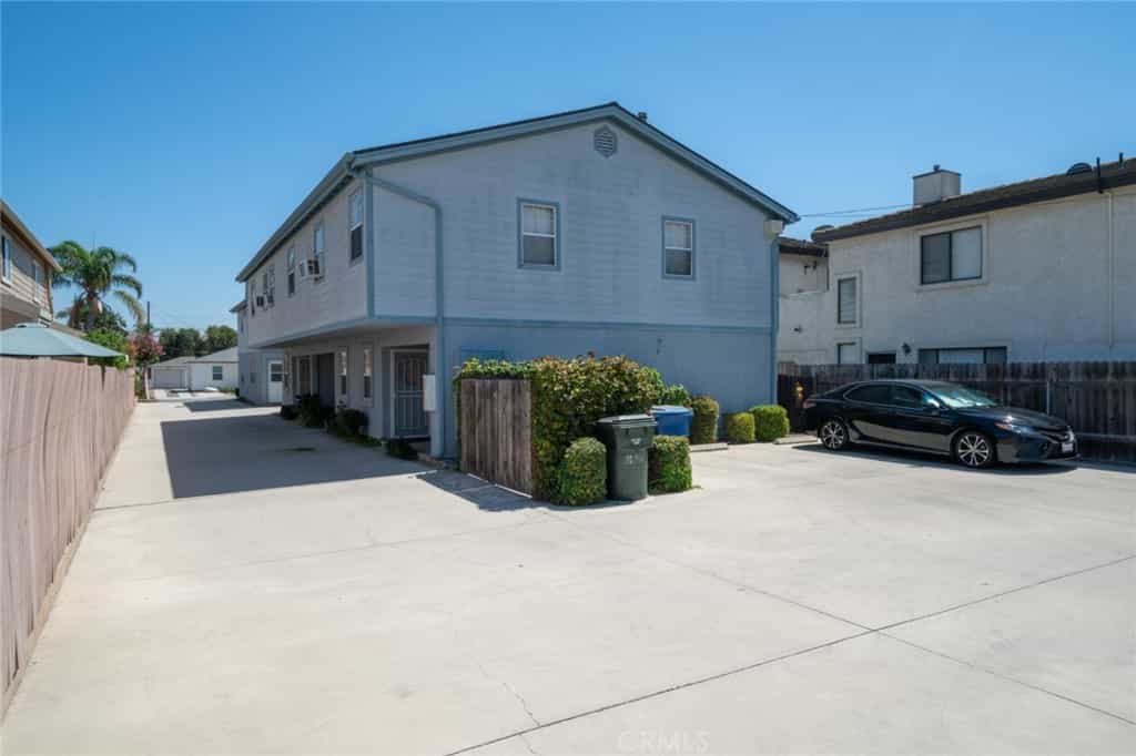 Квартира в Cypress, California 11003338