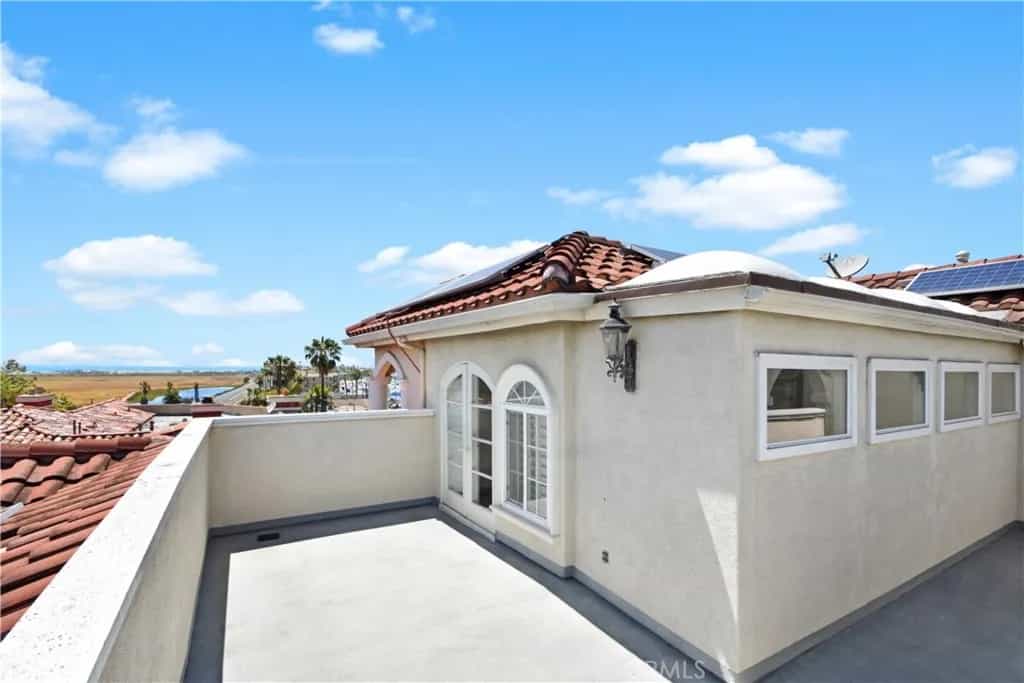 House in Huntington Beach, California 11005587