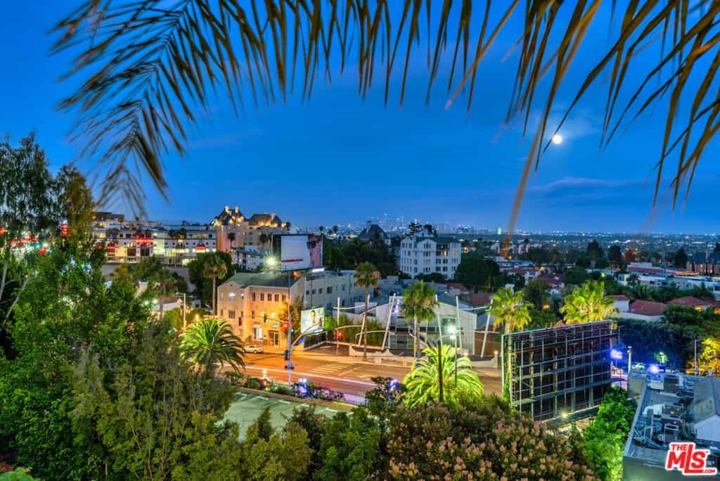 Condominium in Los Angeles, California 11005750