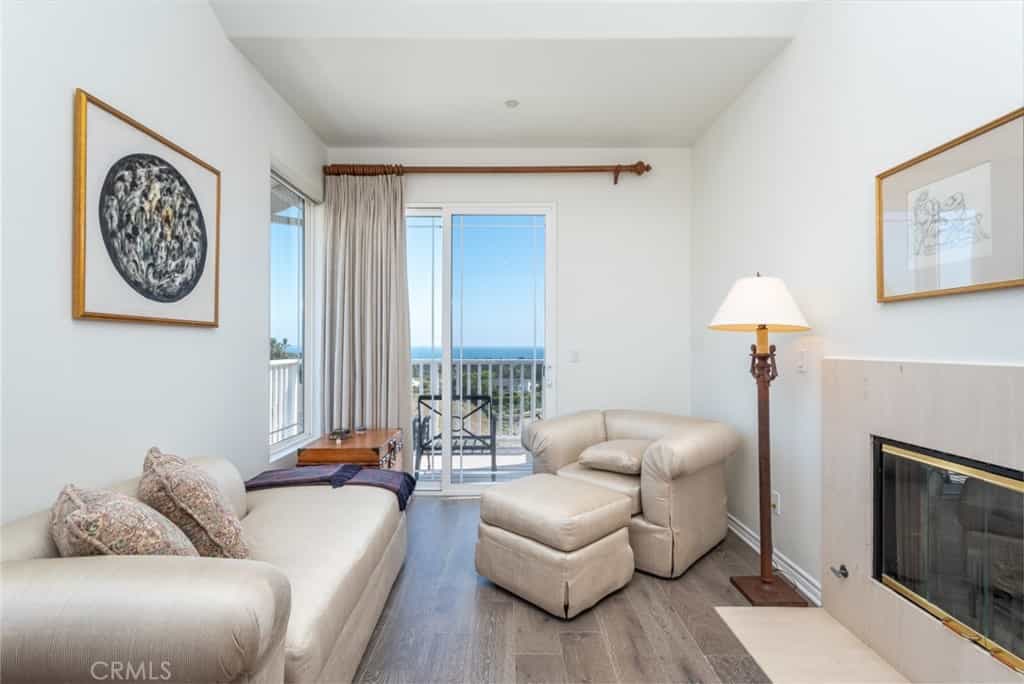 Condominium in Malibu, California 11005755