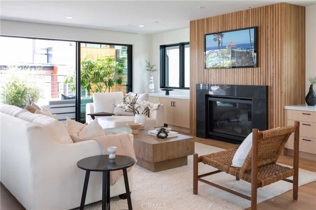 Condominium in Manhattan Beach, California 11005764