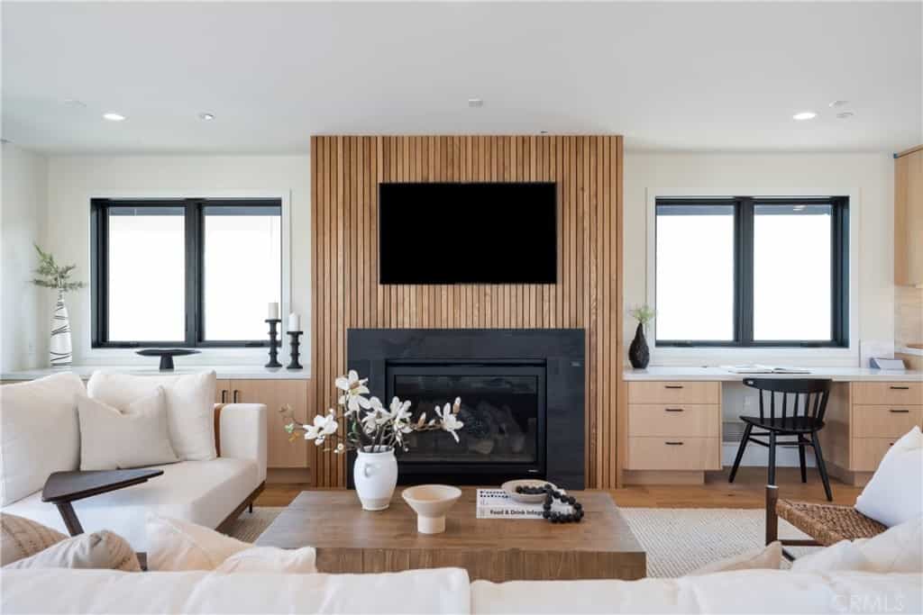 Condominium in Manhattan Beach, California 11005764