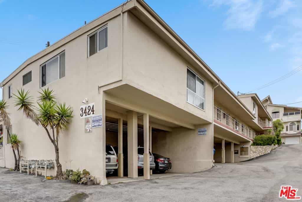 Condominium in Alla, California 11005810