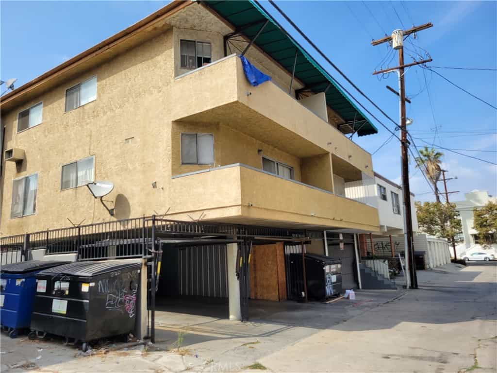 Condominium in Jefferson, California 11005926