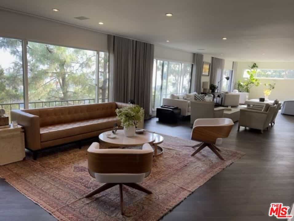 Condominium in Beverly Hills, California 11006006