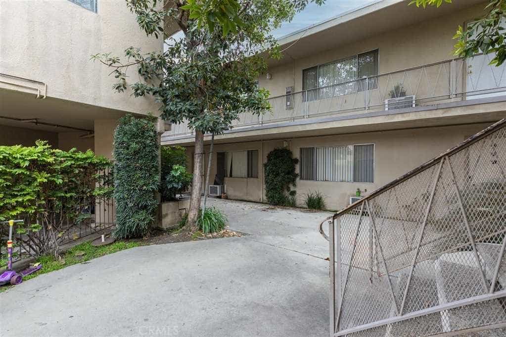 Condominium in Downey, California 11006065
