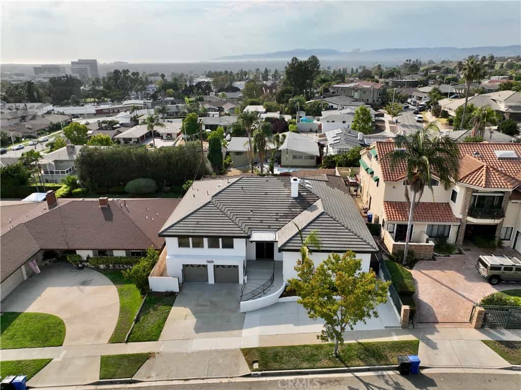 Condominium in Los Angeles, California 11006275