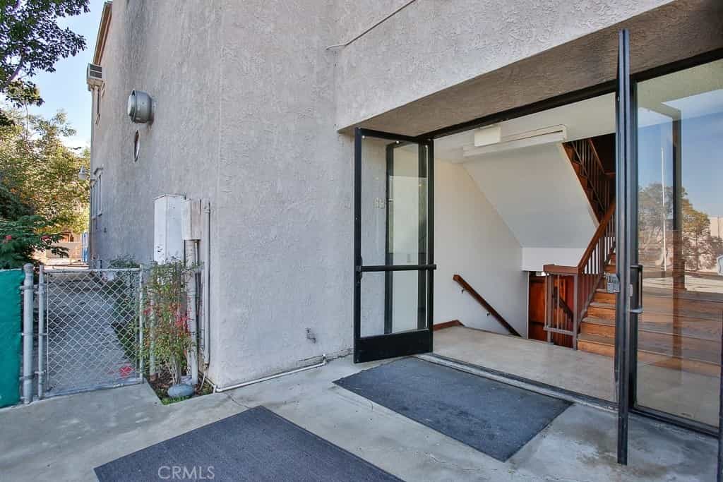 Condominium in Long Beach, California 11006278