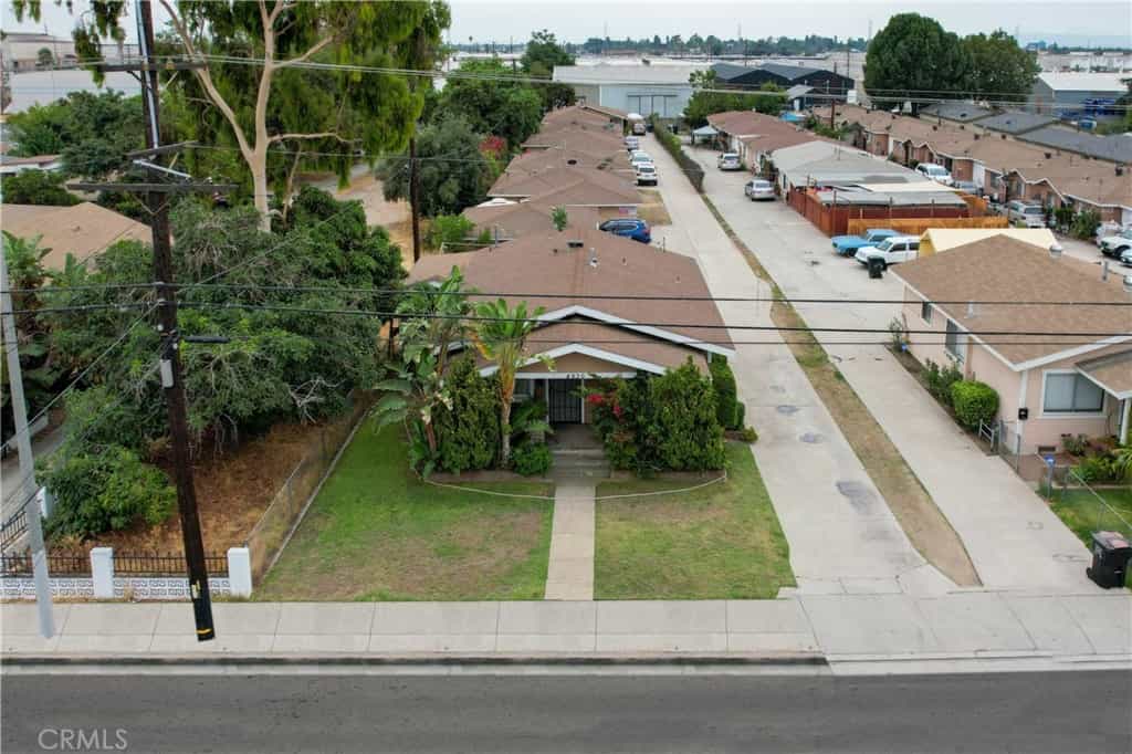 Condominium in Cudahy, California 11006755