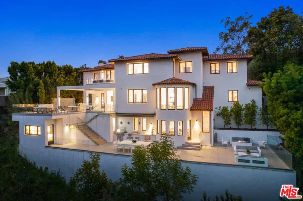 Condominium in Beverly Hills, California 11006883