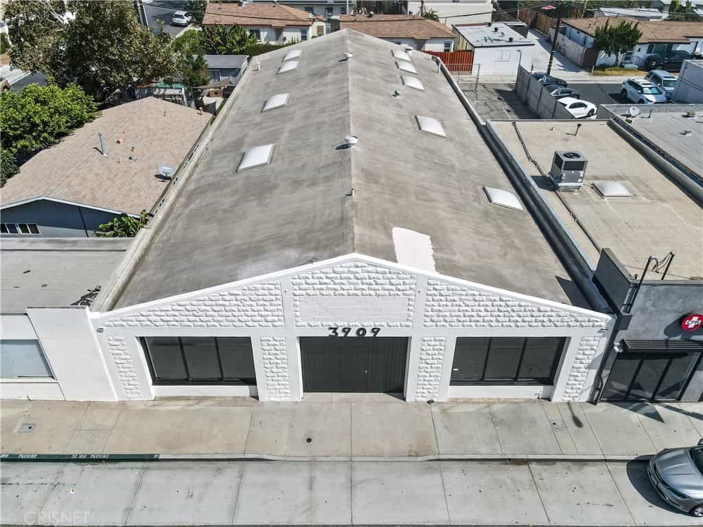 Condominium in Long Beach, California 11006921