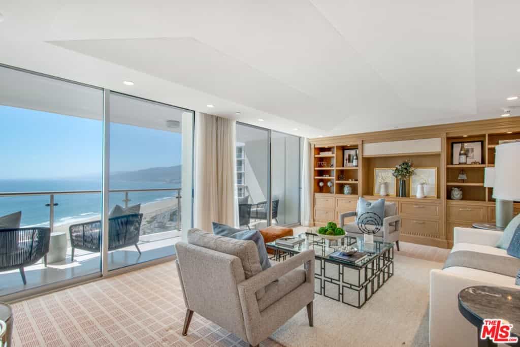 Condominium in Santa Monica, California 11006996