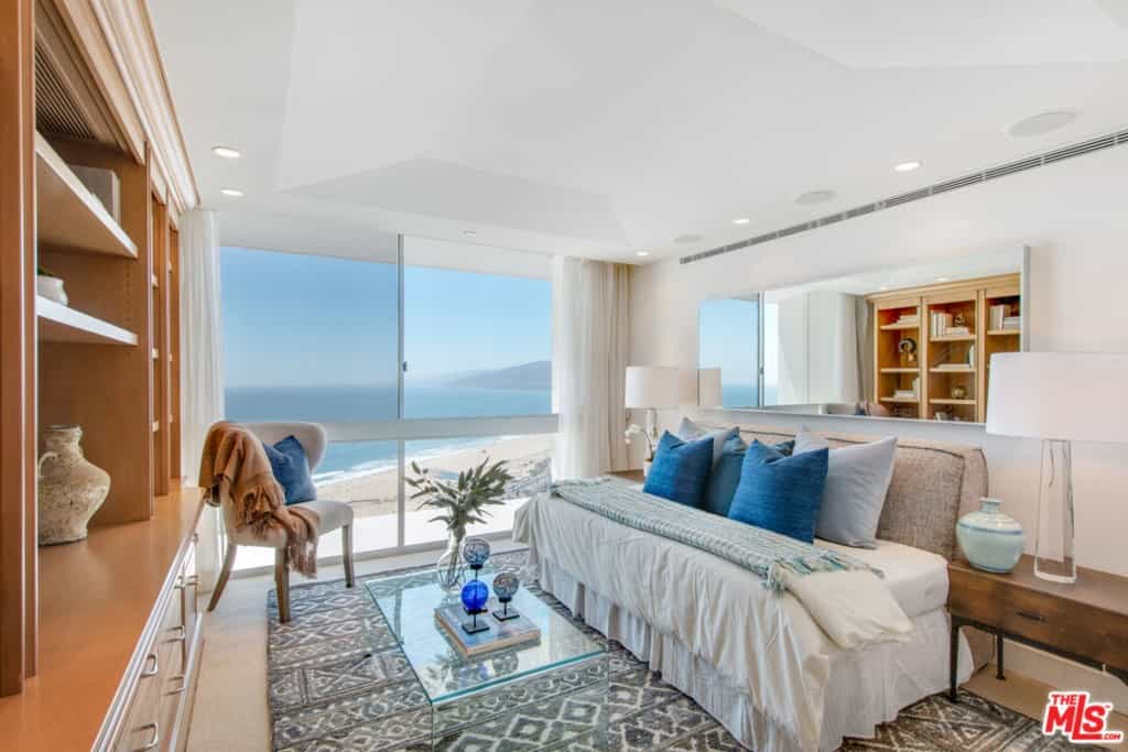 Condominium in Santa Monica, California 11006996
