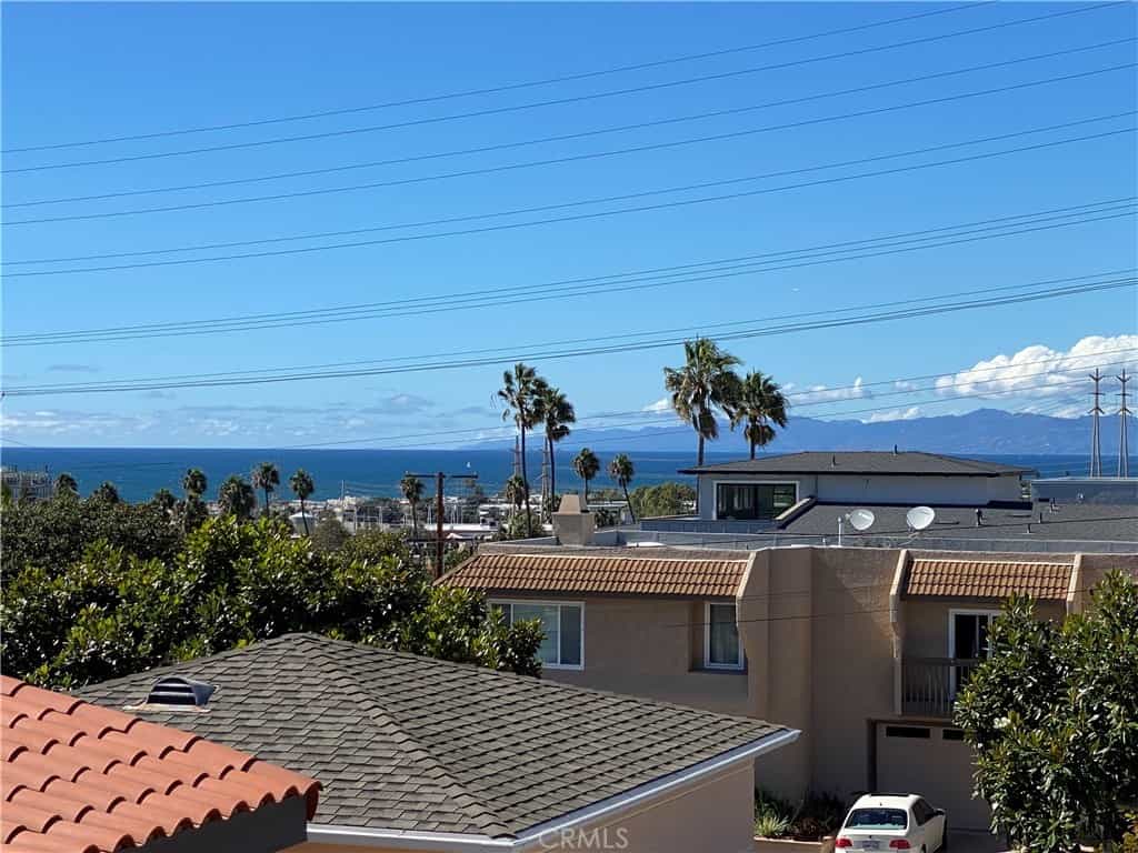 Condominium in Redondo Beach, California 11007069
