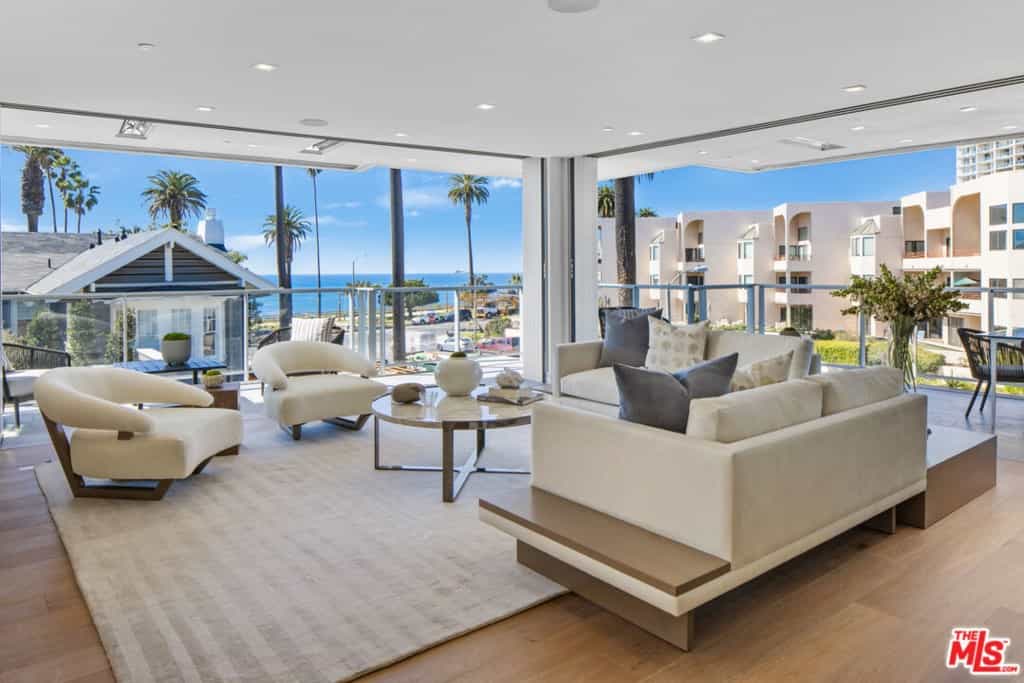 Condominium in Santa Monica, California 11007105
