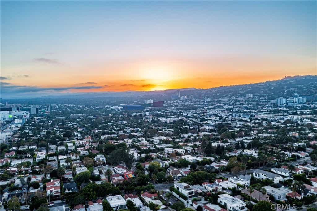公寓 在 West Hollywood, California 11007133