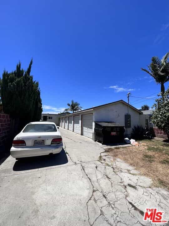 House in Inglewood, California 11007137