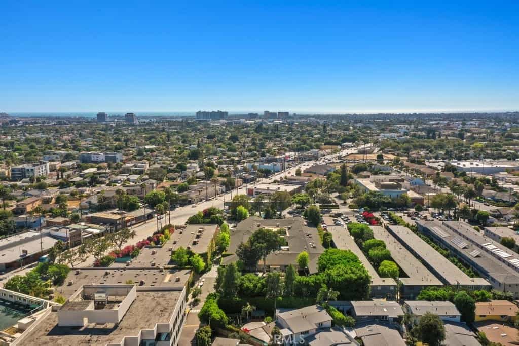 Condominium dans Los Angeles, California 11007234