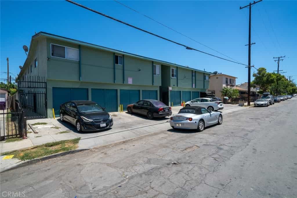 Condominium in Long Beach, California 11007264