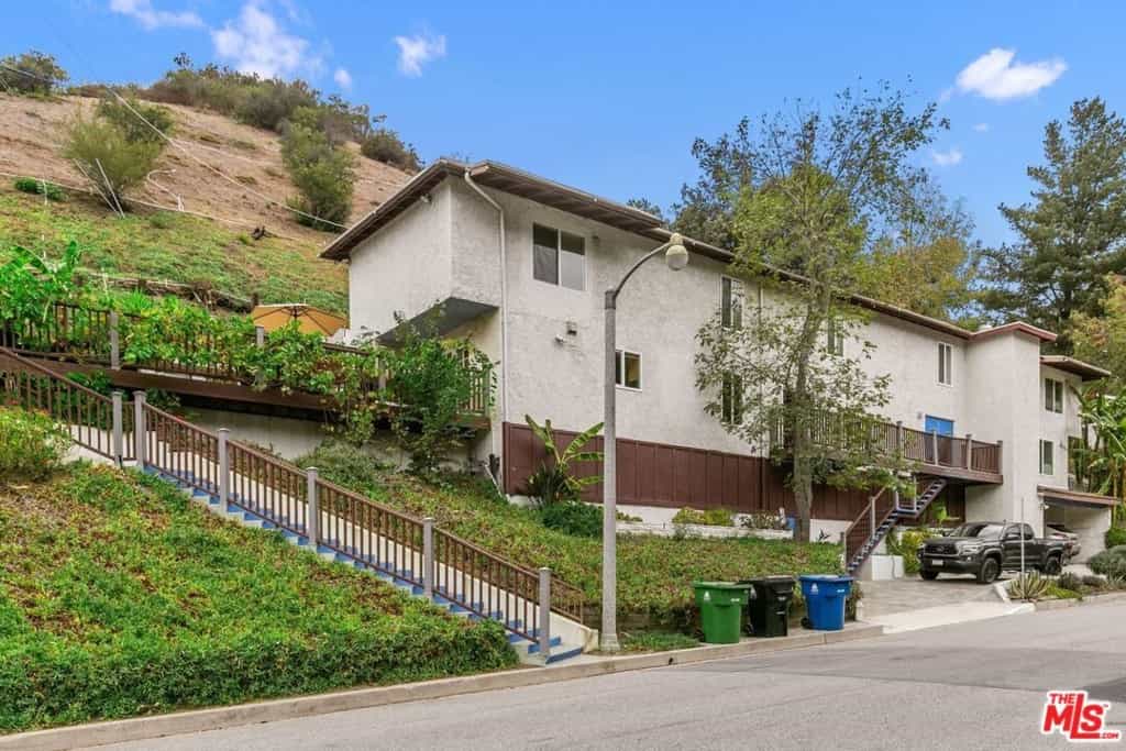 Condominium in Los Angeles, California 11007274