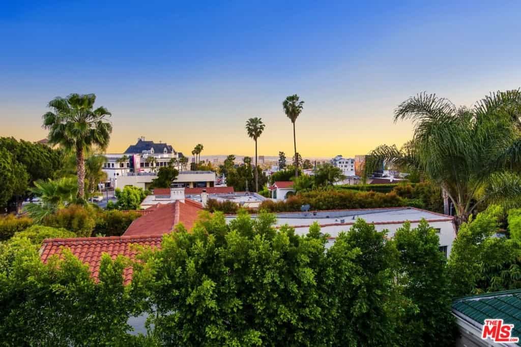 Condominium in West Hollywood, California 11007381