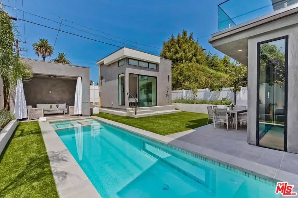 House in Los Angeles, California 11007398