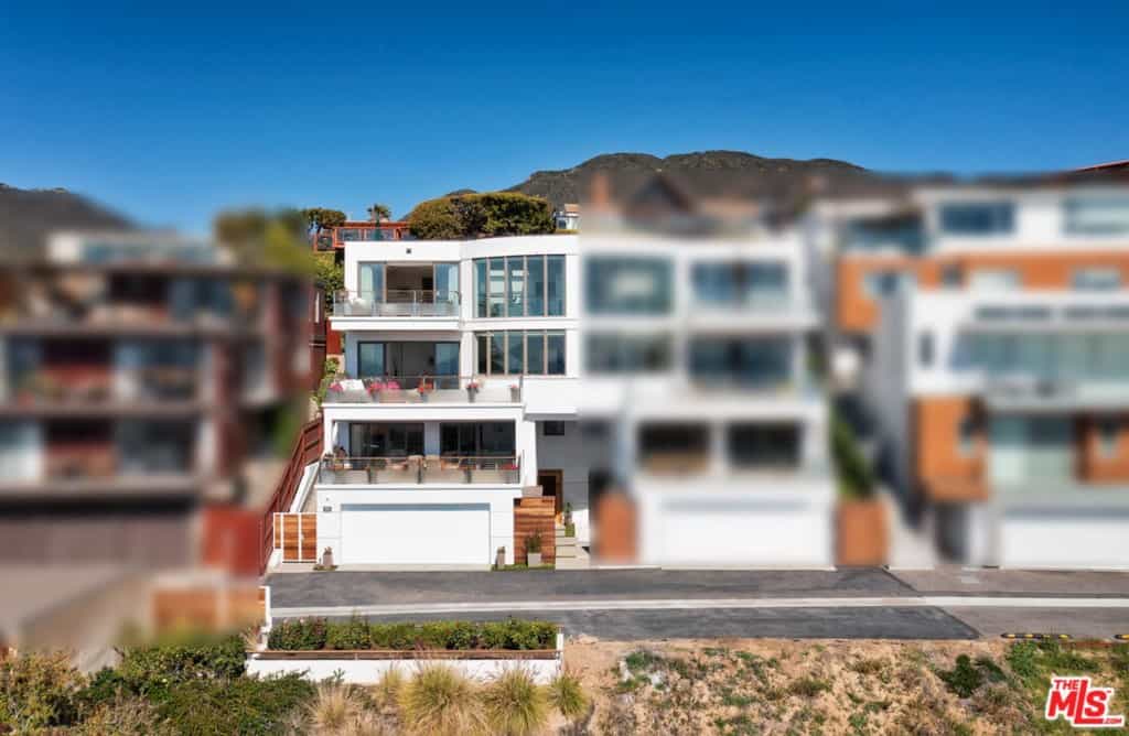 Condominium in Topanga Beach, California 11007407