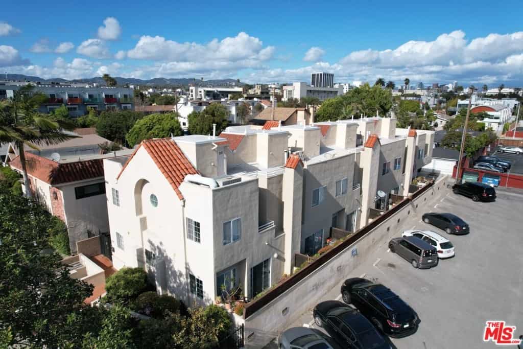 Condominium in Santa Monica, California 11007513