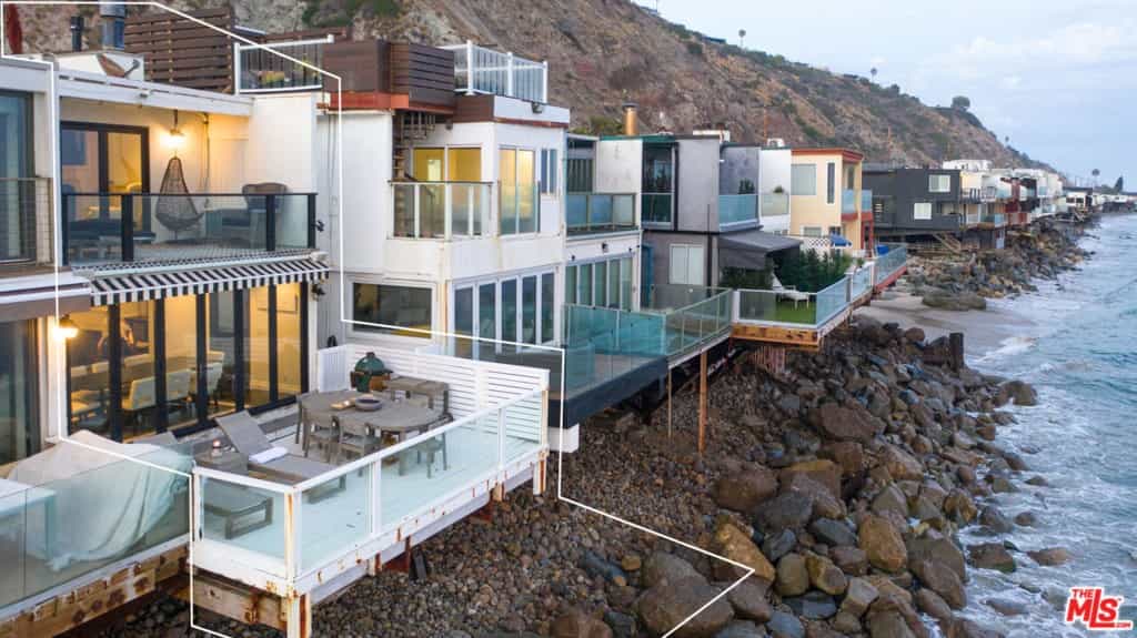 Condominium in Malibu, California 11007567
