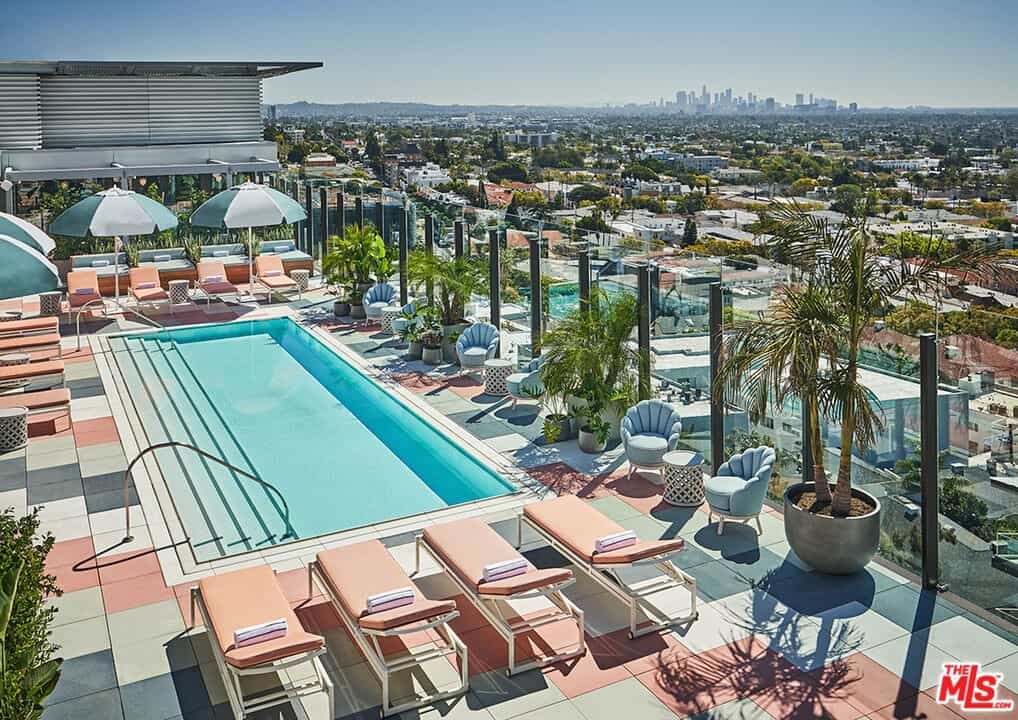 Condominium in Los Angeles, California 11007652