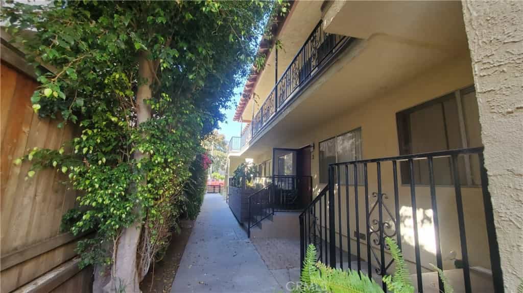 Condominium in Santa Monica, California 11007692