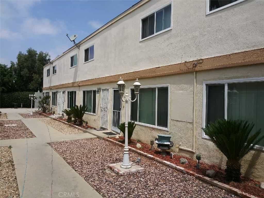 公寓 在 Gardena, California 11007724