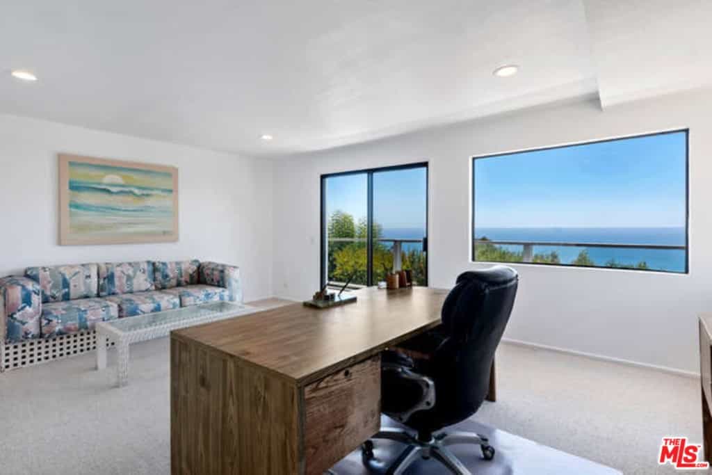 Condominium in Malibu, California 11007740