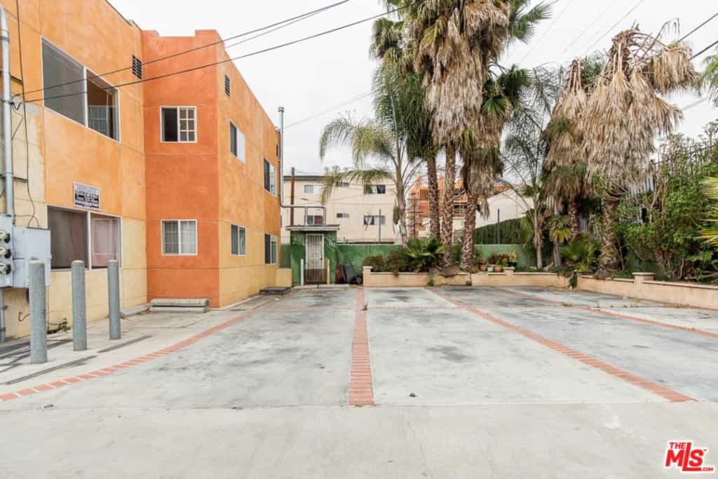 Condominium in Los Angeles, California 11007764
