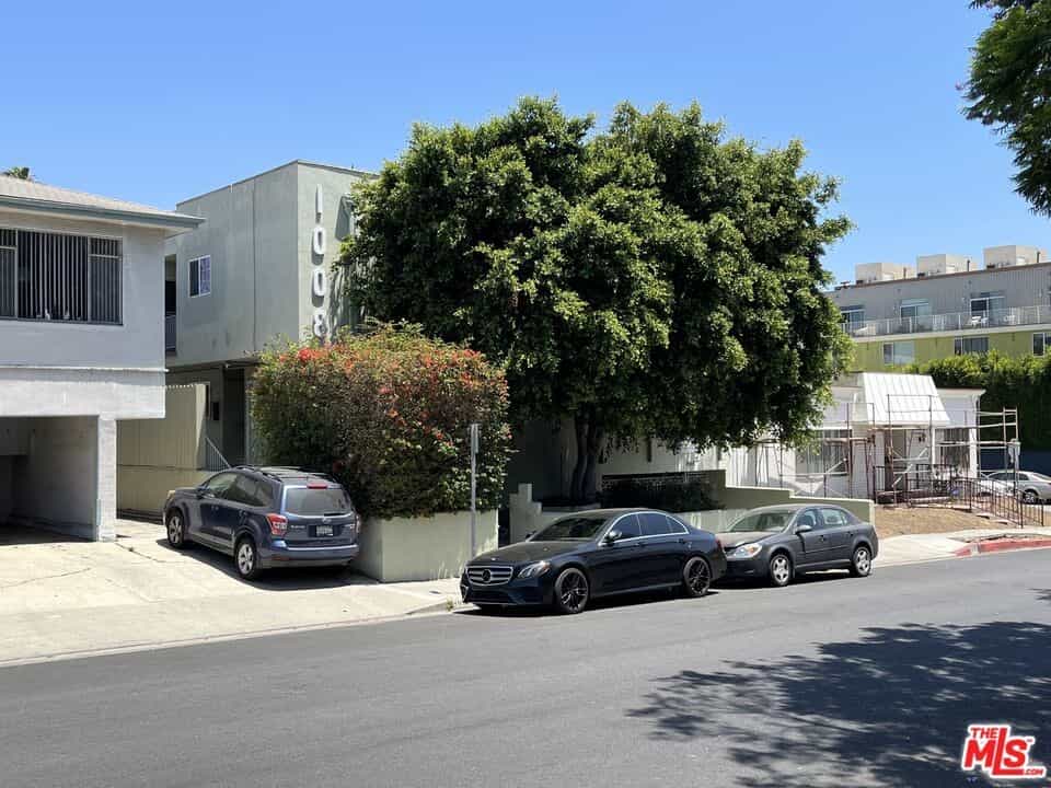 Condominium in West Hollywood, California 11007788