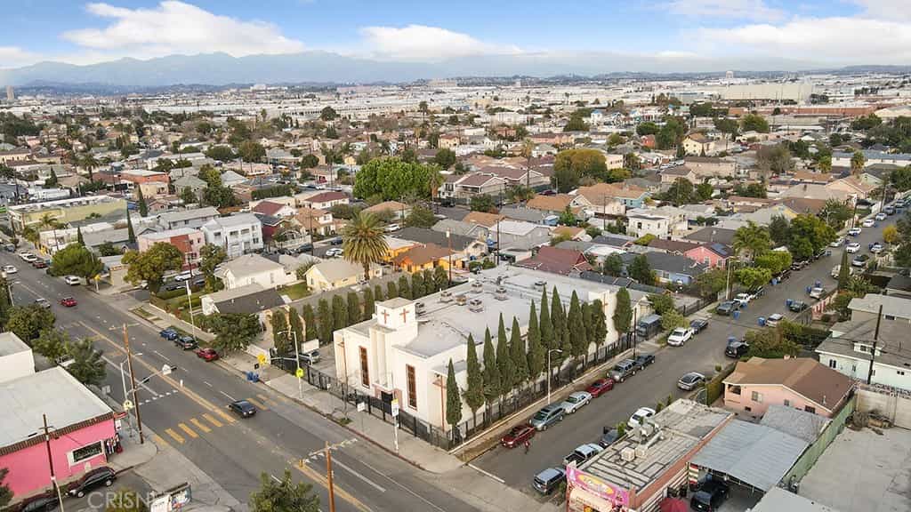 Condominium in Los Angeles, California 11007848