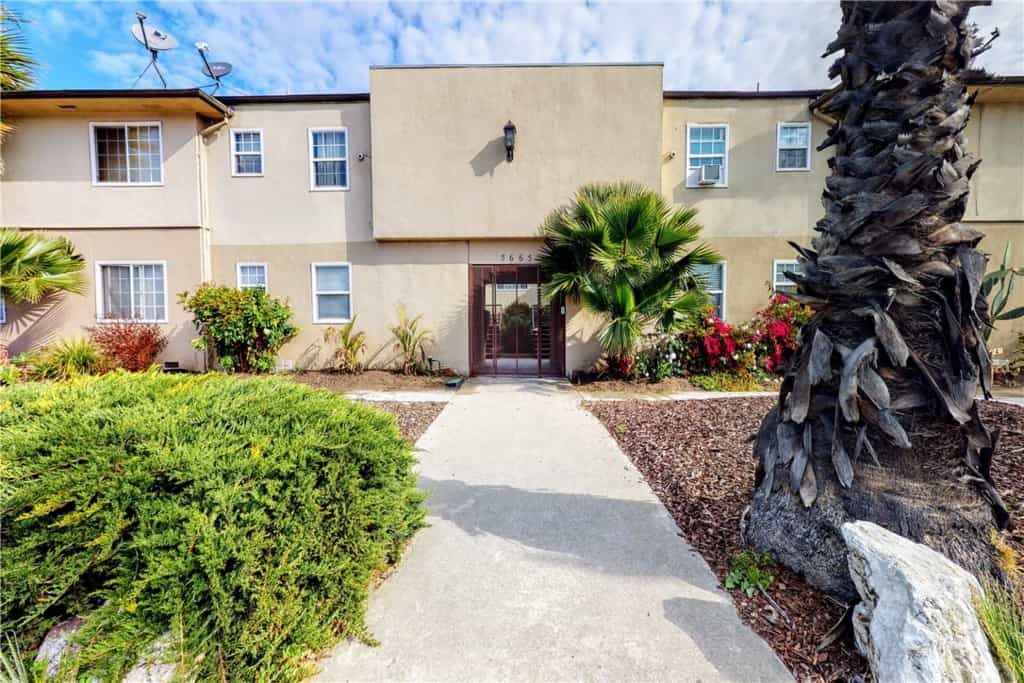 Condominium in Ladera Heights, California 11007860