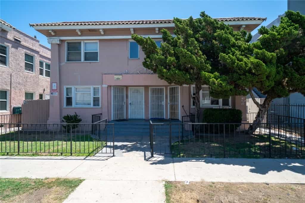 Condominium in Long Beach, California 11007879