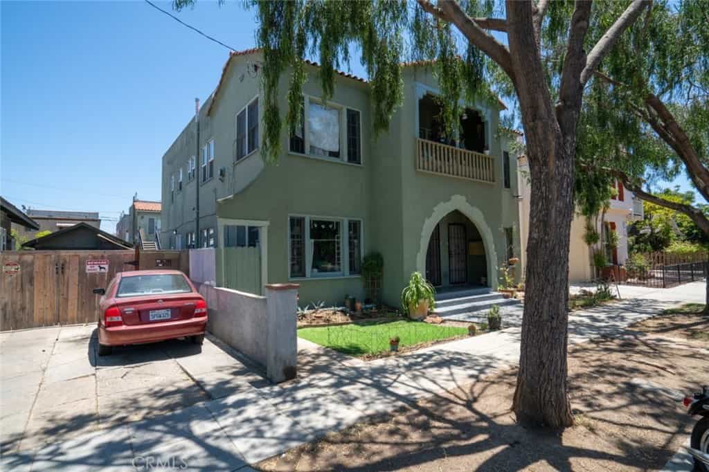 Condominium in Long Beach, California 11007908