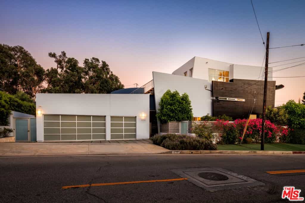 Condominium in Los Angeles, California 11007913