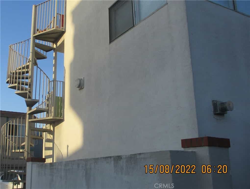 Condominium in Manhattan Beach, California 11007968