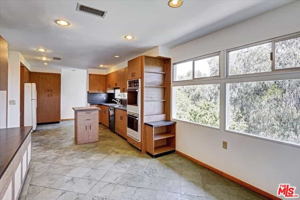 Condominium in Los Angeles, California 11008039