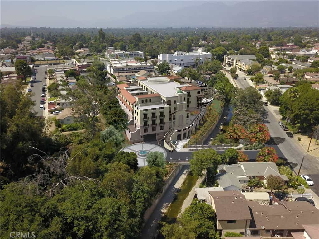 Condominium in San Gabriel, California 11008072