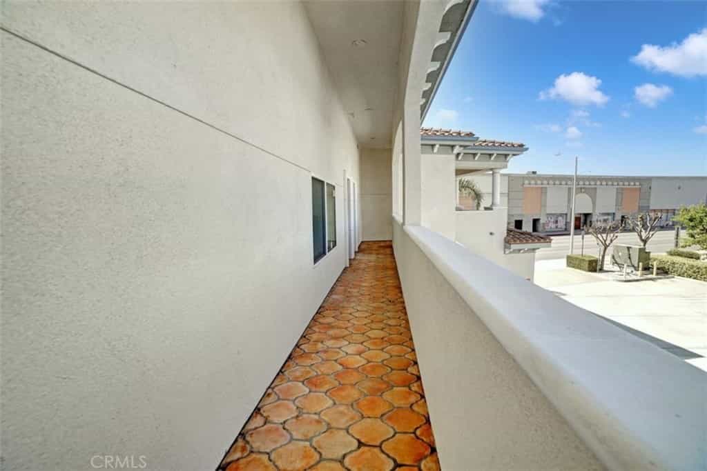 Condominium in Arcadia, California 11008078